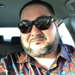 Meet your Posher, Cesar